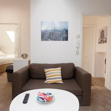 Apartment Kirkstall House