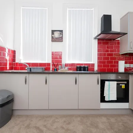 Kirkstall House ليدز