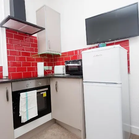 Kirkstall House * ليدز