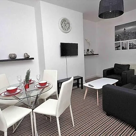 Apartment Kirkstall House