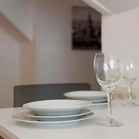 Kirkstall House *