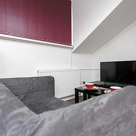 Kirkstall House *