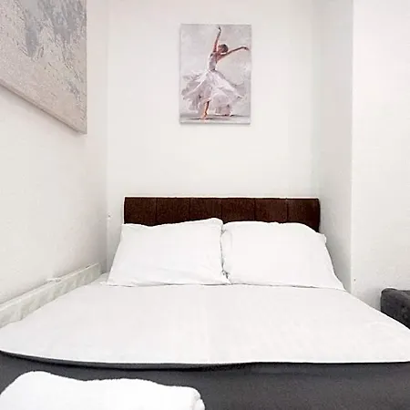 Kirkstall House Apartment *