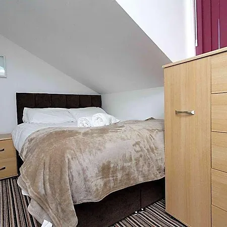 Kirkstall House *