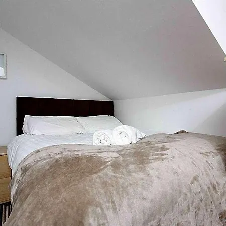Kirkstall House Leeds (West Yorkshire)