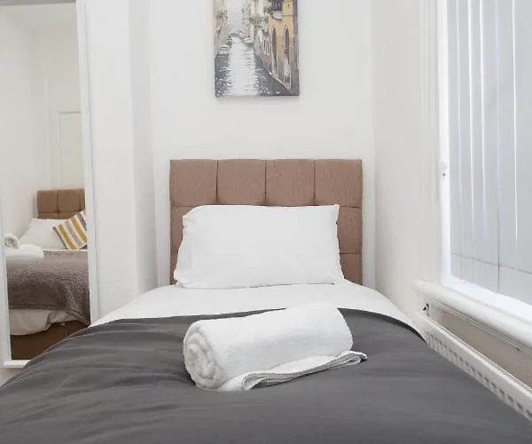 Kirkstall House 利兹