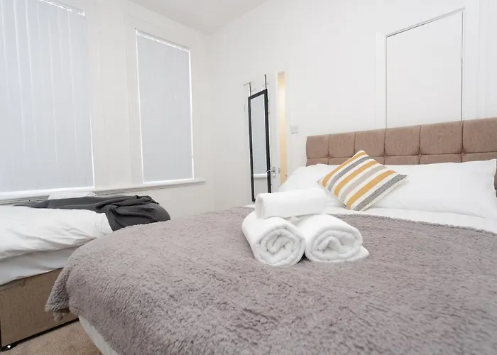 Kirkstall House Apartment