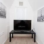 דירה Kirkstall House