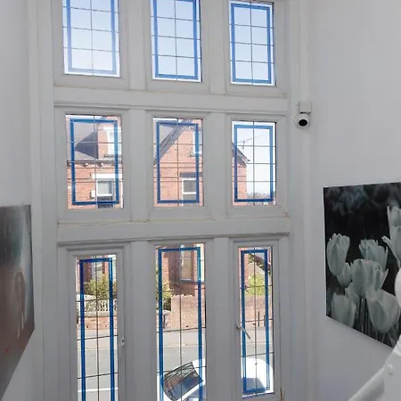 Kirkstall House * リーズ